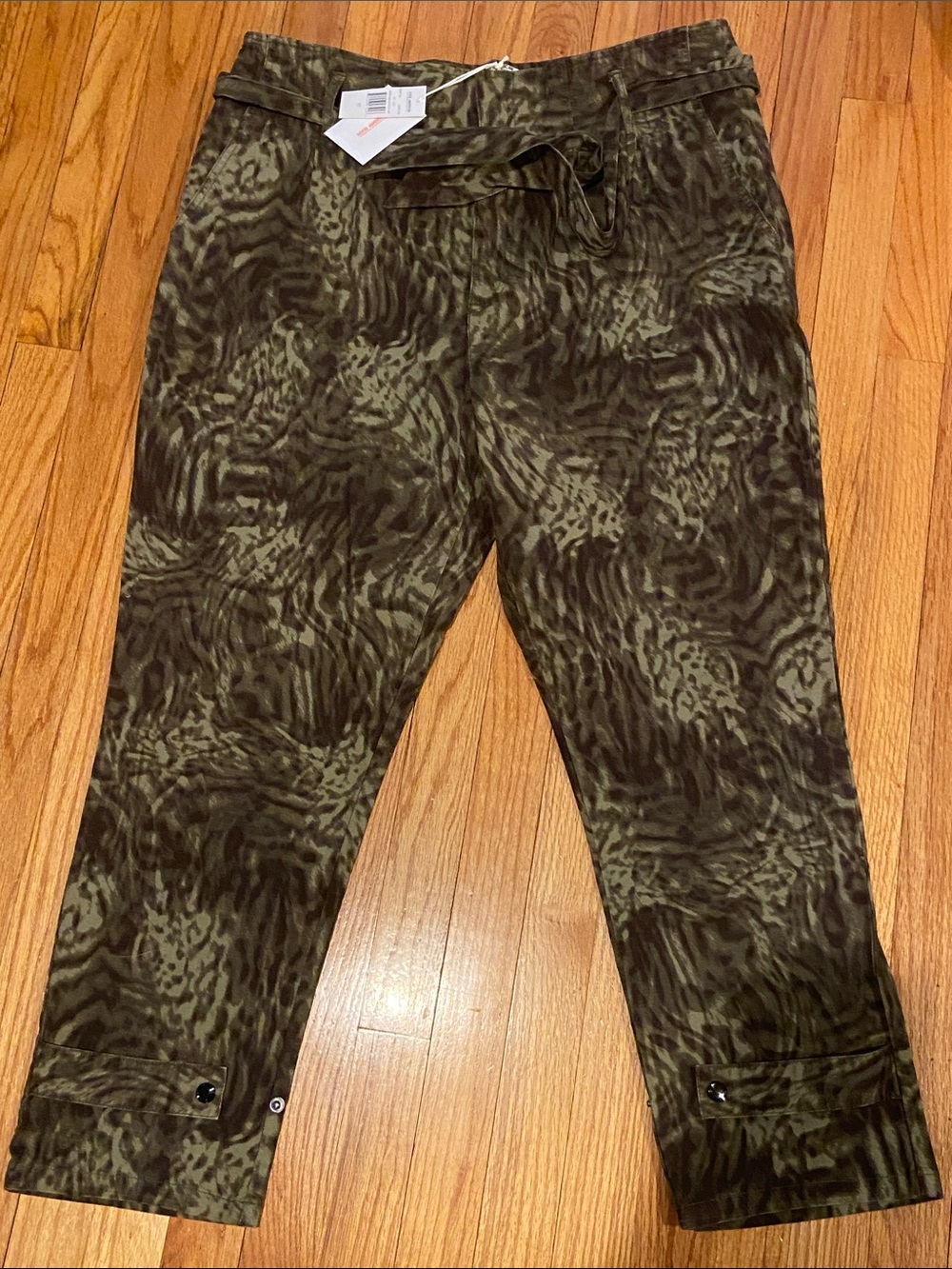 Good American Capri Pants, 15/33, NWTs - Picture 2 of 7